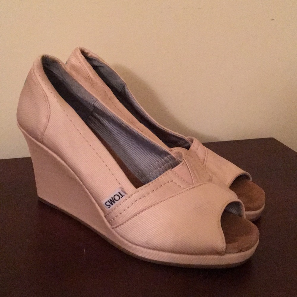 Toms’ Light Pink Wedges *6*